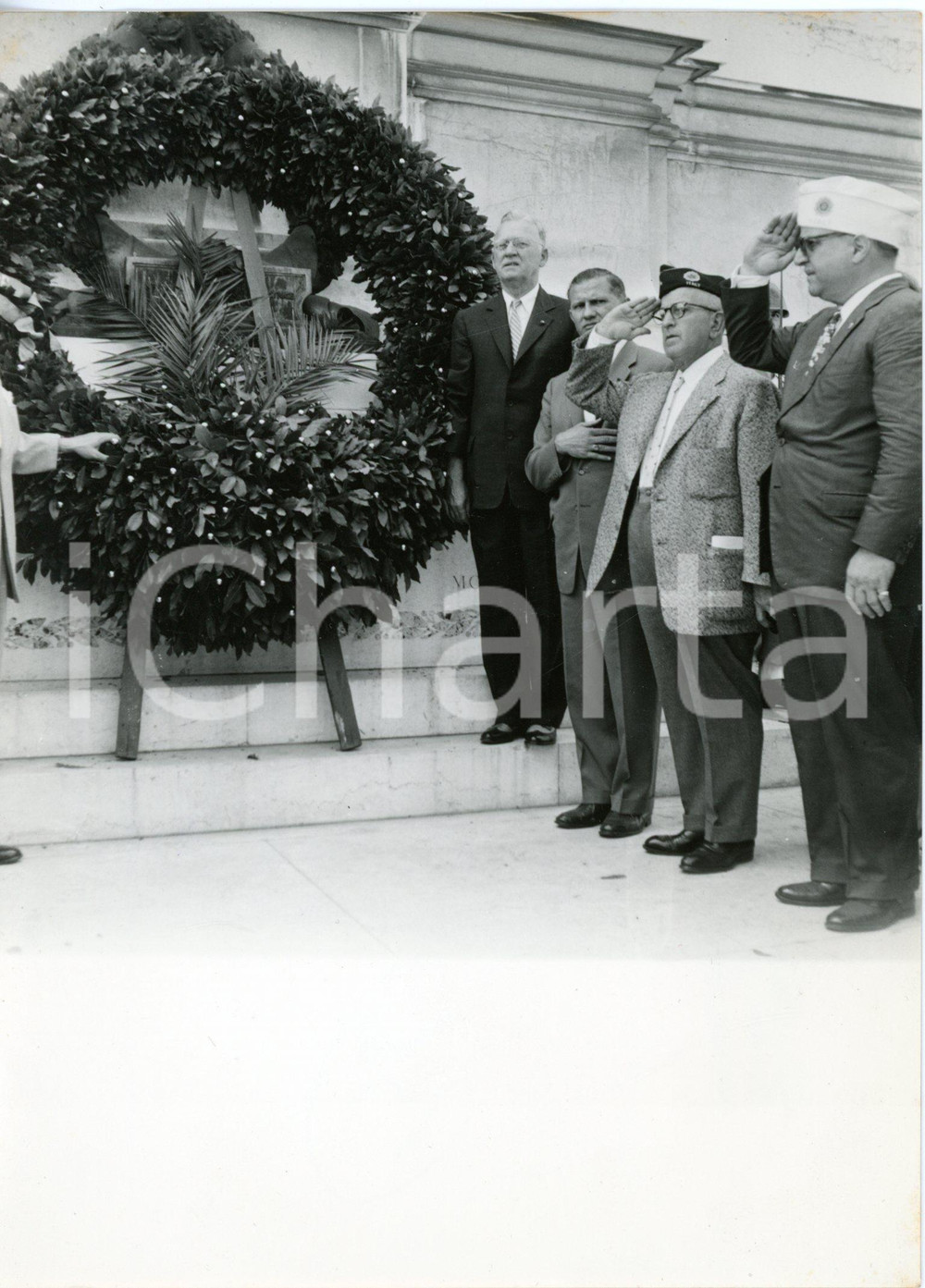 1957 ROMA John HYNES sindaco di Boston rende omaggio al Milite Ignoto *Foto