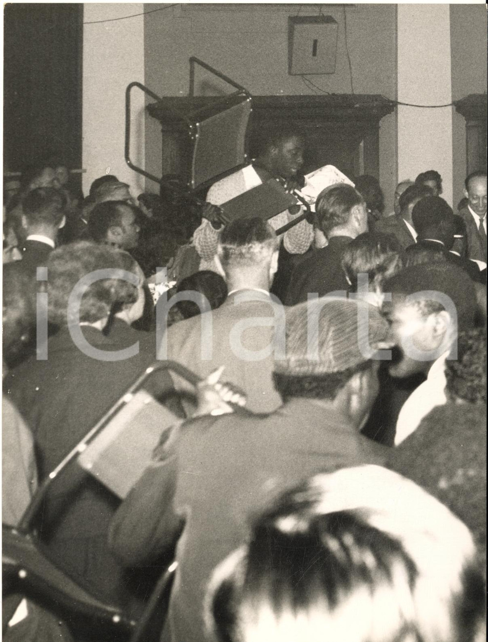 1959 LONDON Westminster Central Hall - Scuffles at "Central Africa" meeting