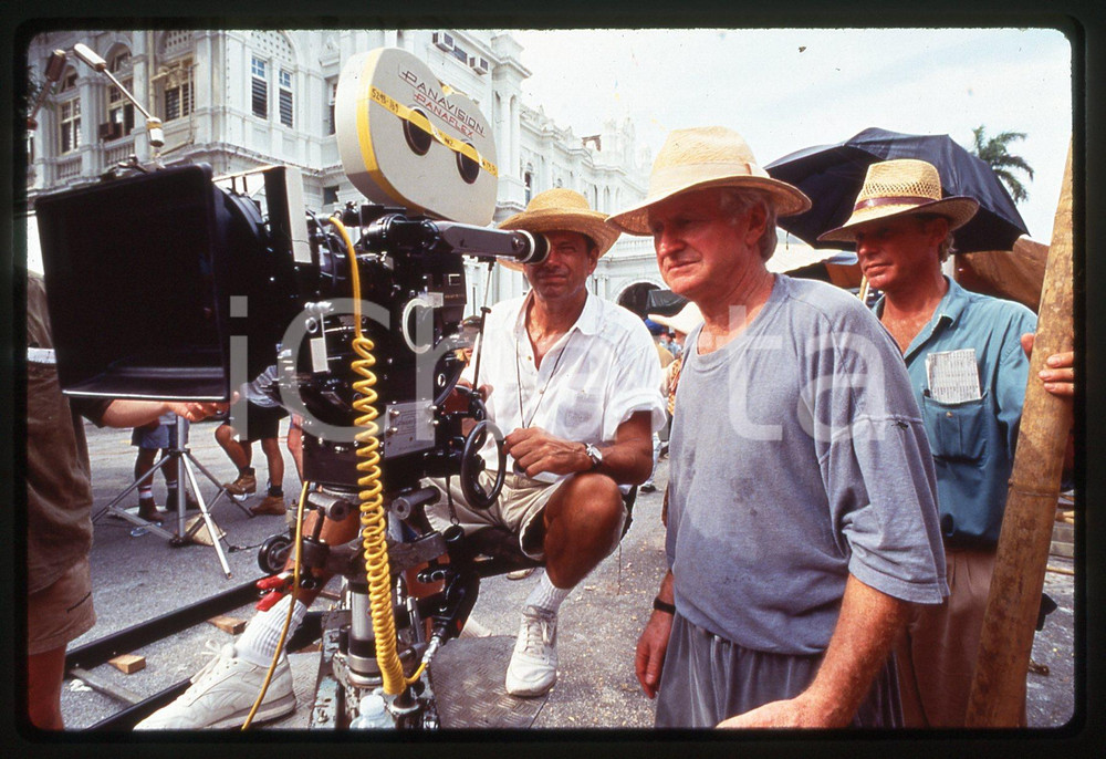 35mm vintage slide*1995 BEYOND RANGOON Il regista John BOORMAN sul set del film