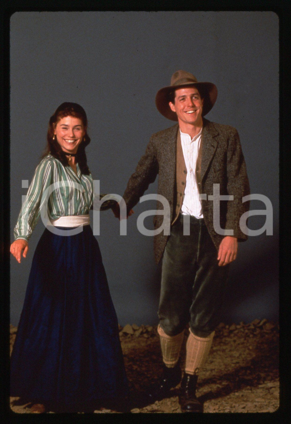 35mm vintage slide* 1995 - CINEMA - Hugh GRANT e Tara FITZGERALD Ritratto (2)