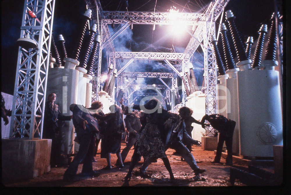 35mm vintage slide*1988 RETURN OF THE LIVING DEAD 2 Zombie - Scena del film 10