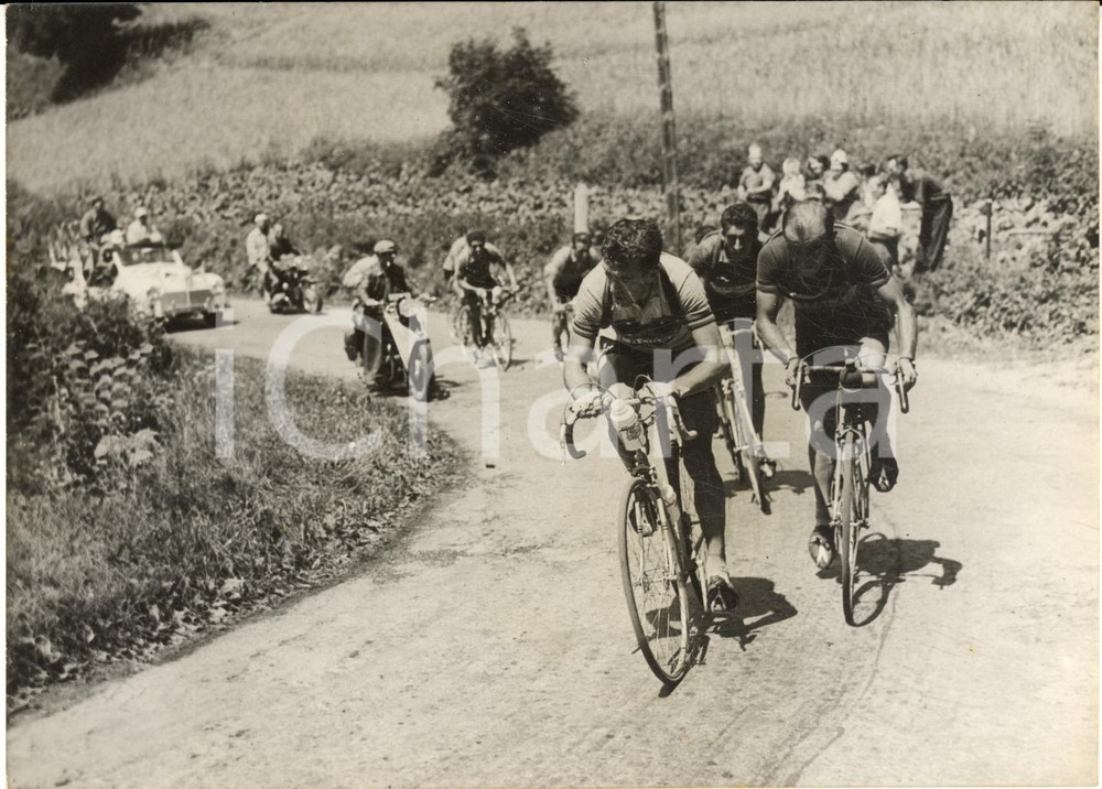 1955 TOUR DE FRANCE - COL DE PEYRESOURDE - Charly GAUL roi de la montagne *Photo
