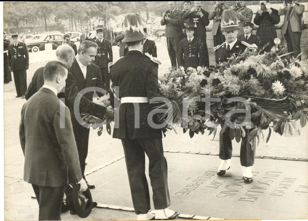 1959 PARIS Arc de Triomphe - Rainier de Monaco à la Tombe du Soldat Inconnu 