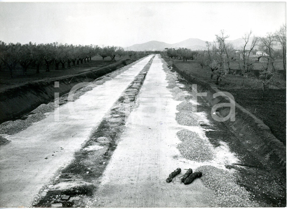 1958 AUTOSTRADA DEL SOLE - Veduta del cantiere del tratto Capua-Napoli *Foto