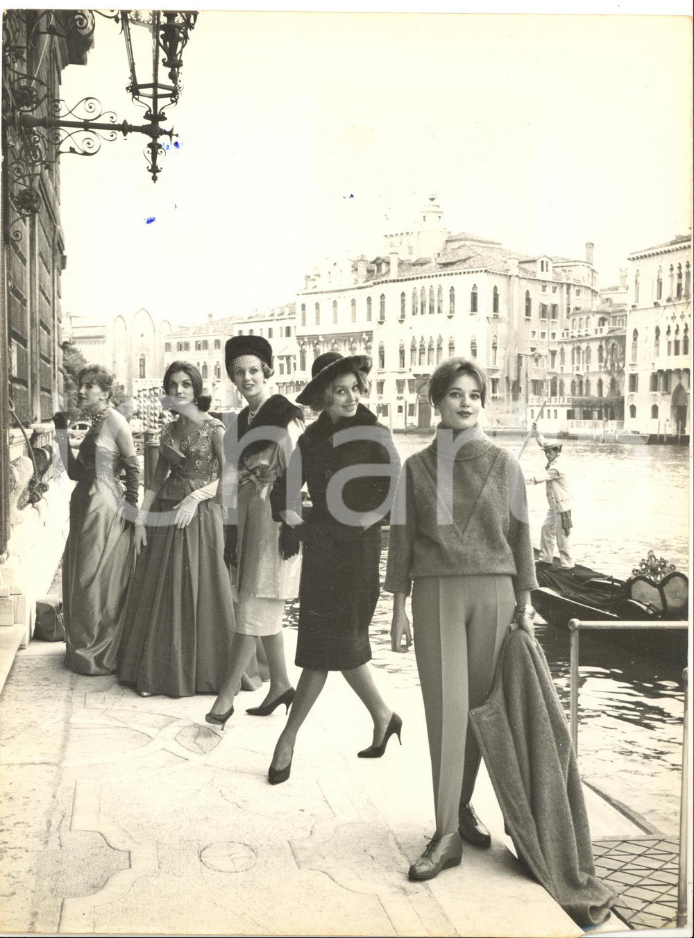 1955 ca VENEZIA Palazzo Grassi - Modelle al Centro Arti e Costume *Foto 18x24