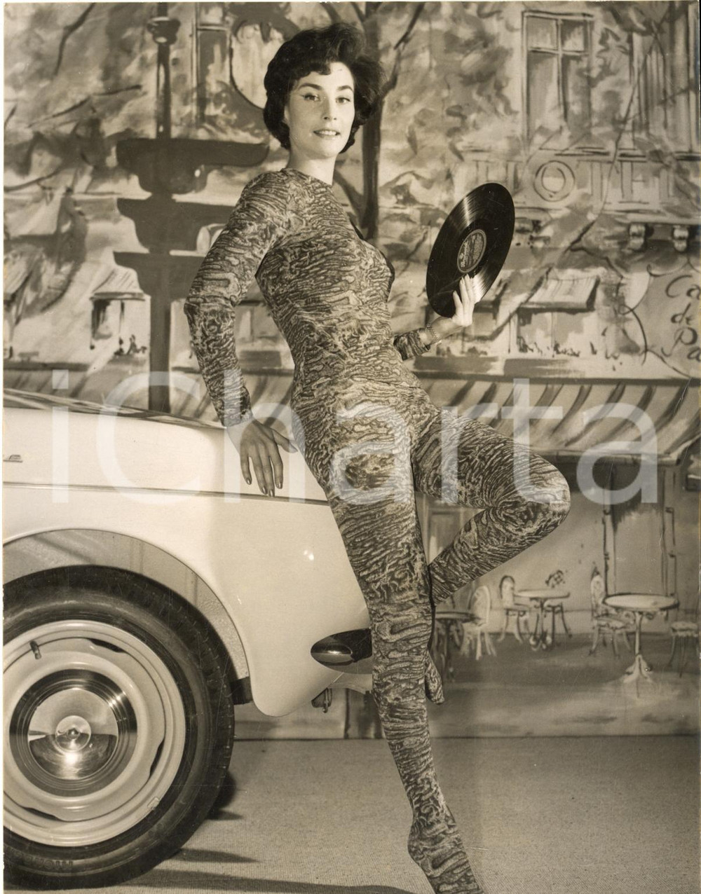 1960 LONDON QUAGLINO'S Hélène JULIUS in a hotcat outfit by GARNIER LUNEAU *Photo