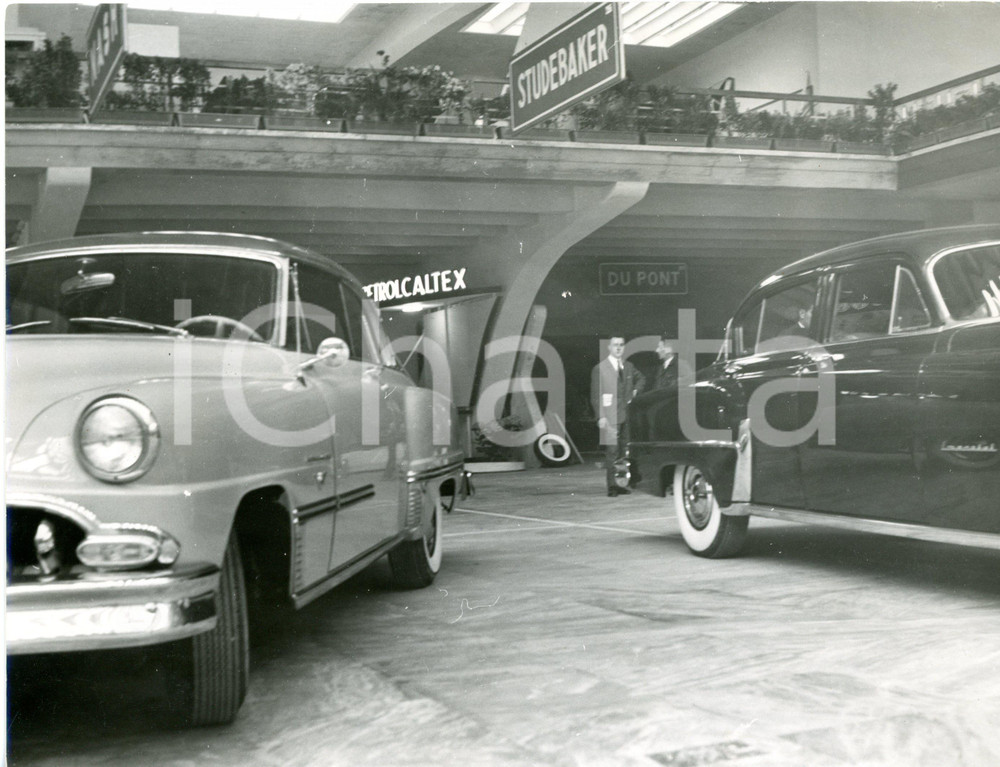 1953 TORINO Salone dell'Automobile - Arrivo delle prime macchine da esposizione