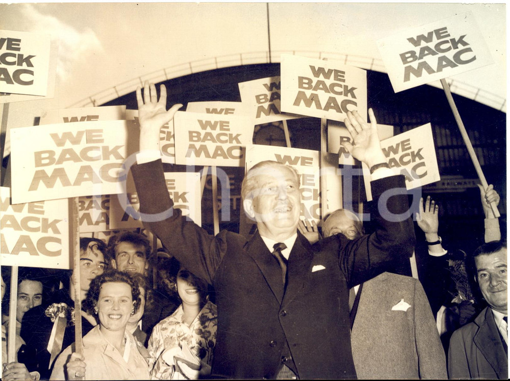 1958 MANCHESTER Harold MACMILLAN meets supporters with "We Back Mac" placards