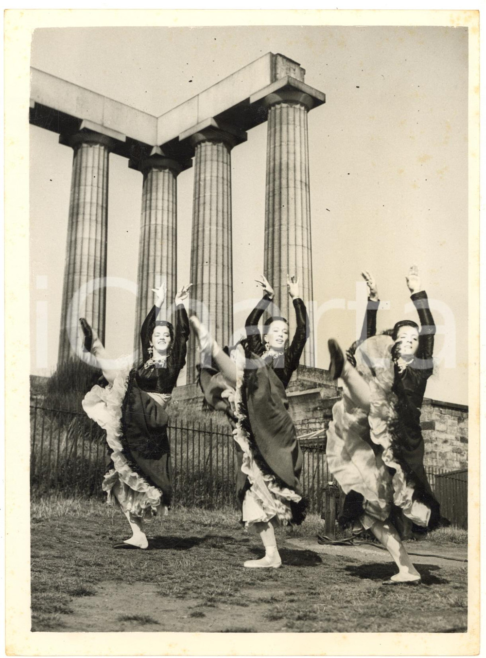 1953 EDINBURGH Festival - Girls of Sadler's Wells Theatre dancing at Calton Hill