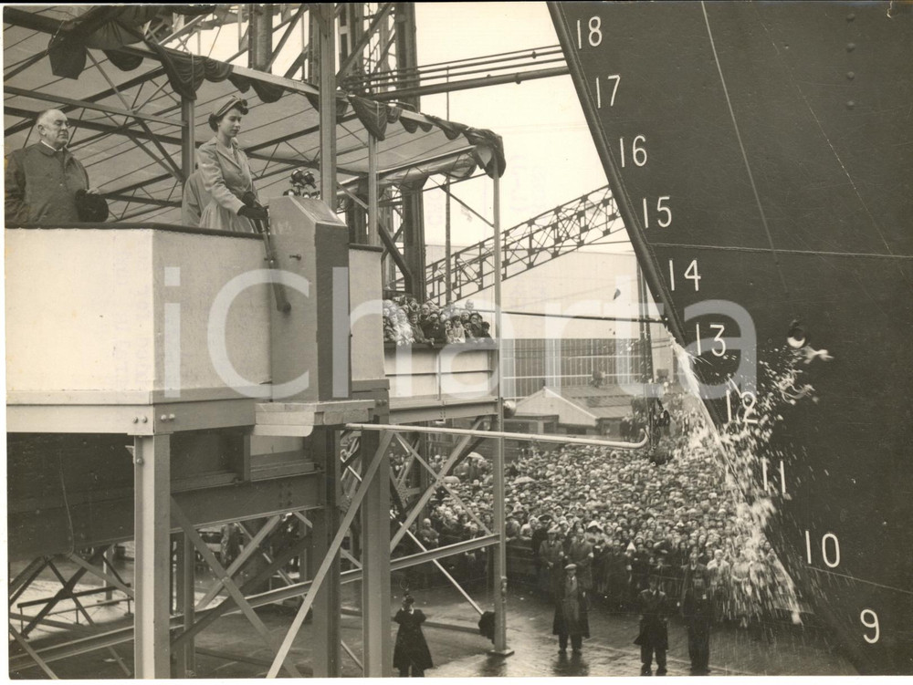 1954 BELFAST Queen Elizabeth launches the luxury liner SOUTHERN CROSS Photo