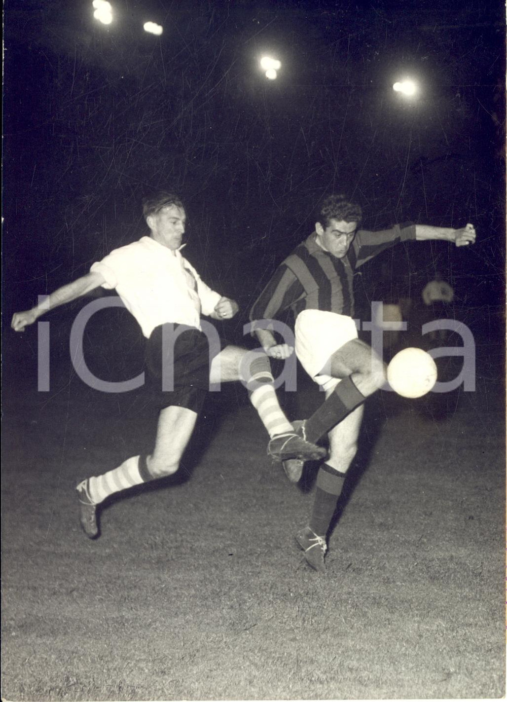 Fotografia d epoca originale 1953 PARIS FOOTBALL MilanEntente Parisienne 22  Match nocturne Photo 13x18 1