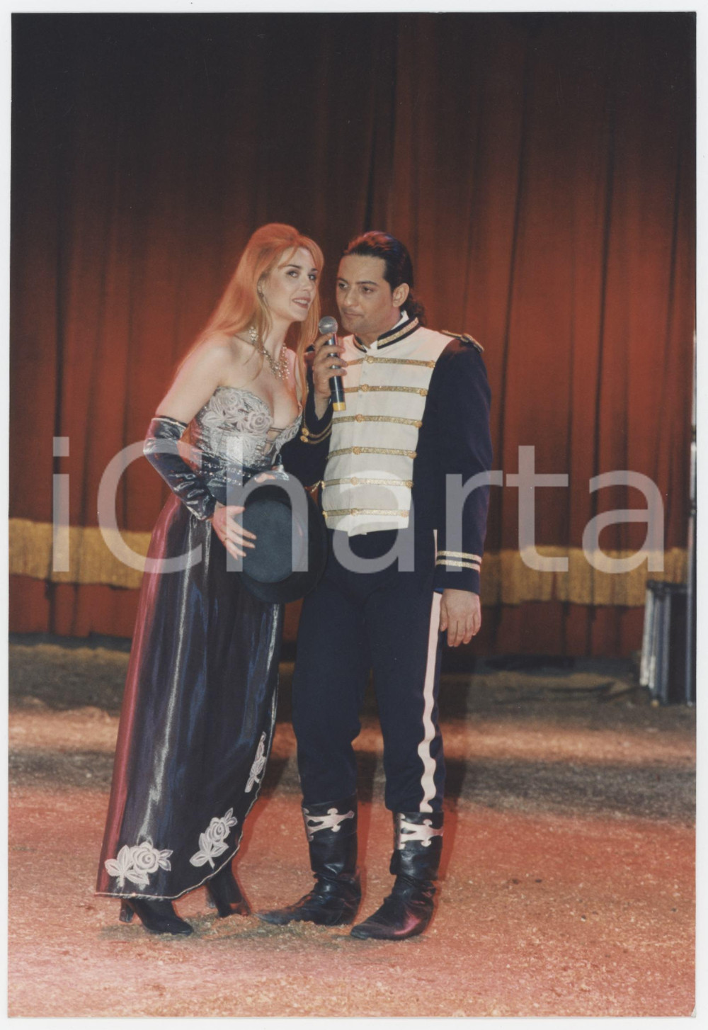Fotografia d epoca originale 1996 COSTUME  CIRCO ORFEI  Rosario FIORELLO e Ambra ORFEI Foto 13x19 cm 3 1