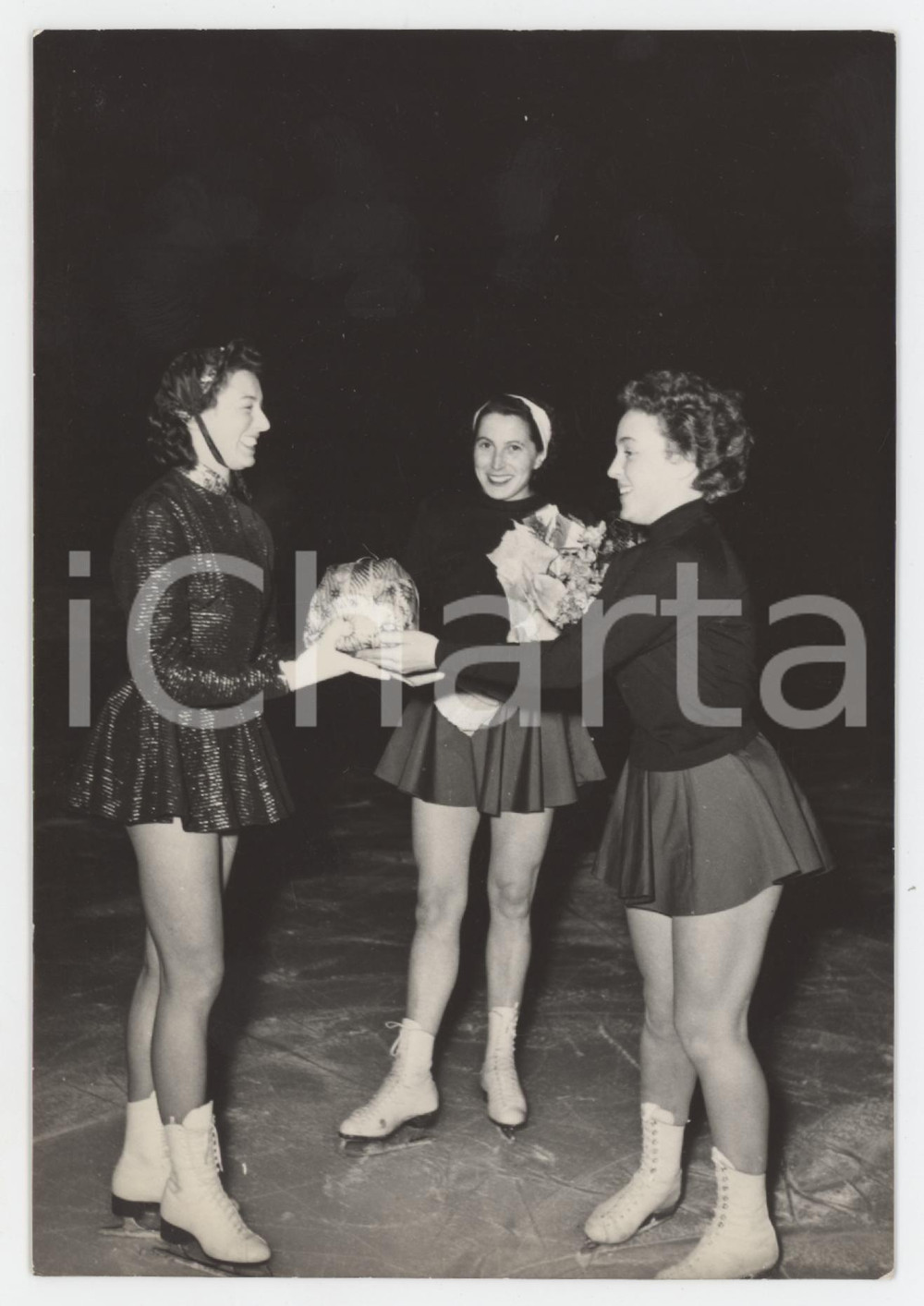 Fotografia d epoca originale 1954 BOLZANO Campionati europei di pattinaggio  Atlete  Foto 10x15 cm 1