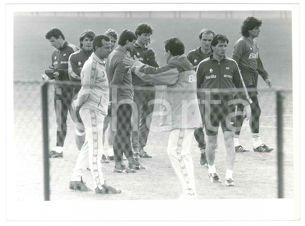 Fotografia d epoca originale 1980 ca CALCIO  AS ROMA Luciano SPINOSI durante allenamenti  Foto 24x18 cm 1 1