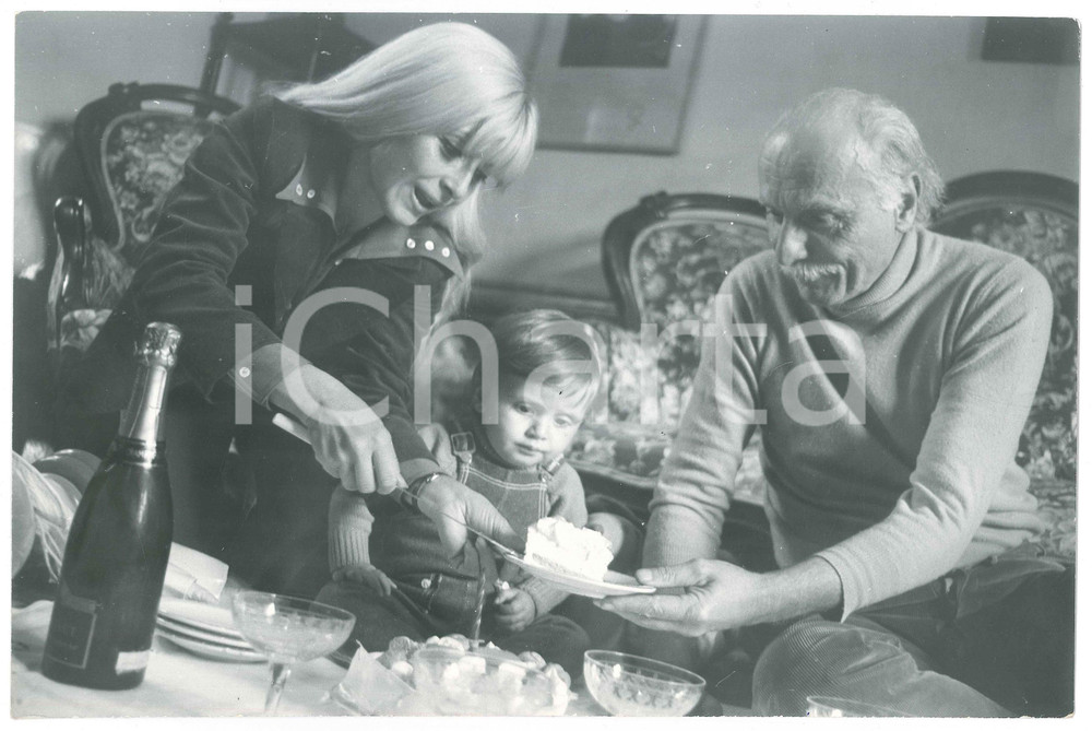 Fotografia d epoca originale 1975 ca ITALIA Maurizio CORGNATI Letizia DI MAIO con la figlia Giuditta  Foto 8 1