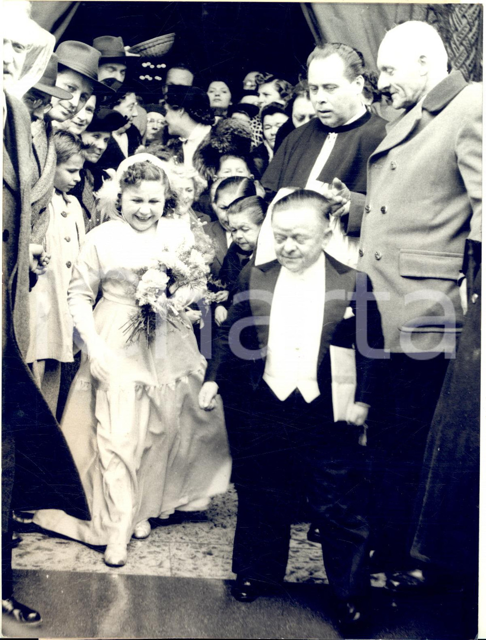 1954 VIENNA Midgets William and Melitte KLASE celebrate their silver wedding