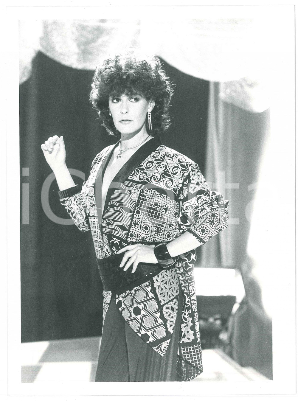 Fotografia d epoca originale 1985 ca ITALIA  SPETTACOLO Mita MEDICI Ritratto dell attrice  Foto 18x24 4 1