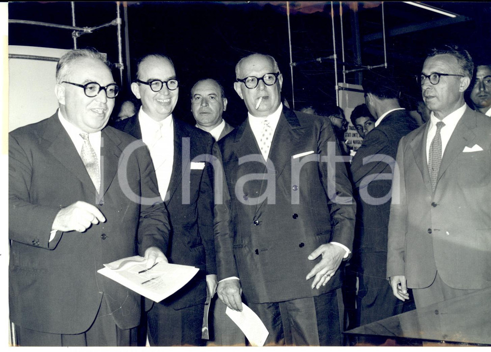1957 FIERA DI MESSINA On. Silvio GAVA al padiglione Marina Mercantile USA