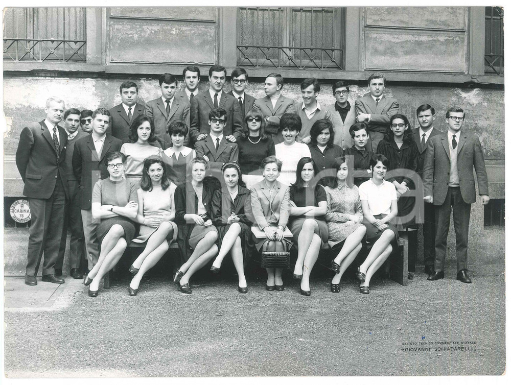 Fotografia d epoca originale 1968 MILANO Istituto Tecnico SCHIAPARELLI  Ritratto classe VC  Foto 24x18 1