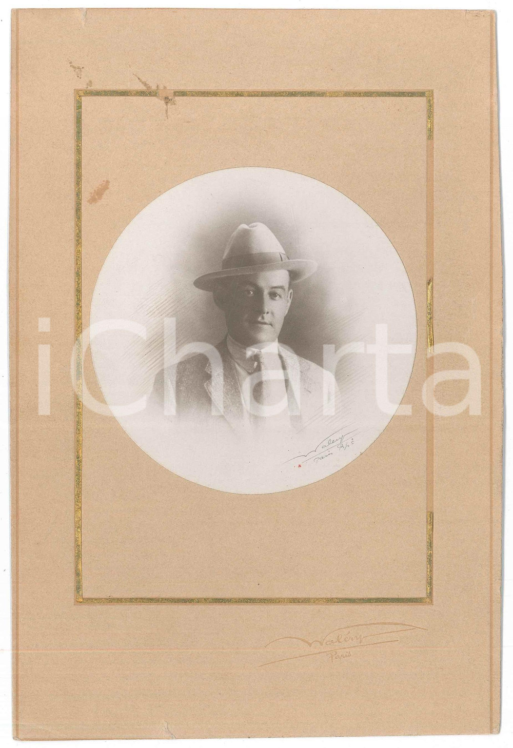 Fotografia d epoca originale 1923 PARIS Ritratto maschile con cappello Foto WALERY 15x23 cm 1