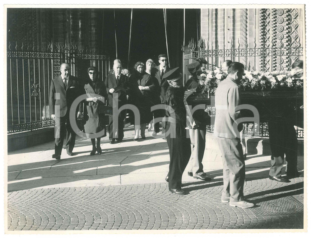 Fotografia d epoca originale 1959 VIGEVANO Chiesa San Francesco  Funerale 4 Fotografia 24x18 cm 1