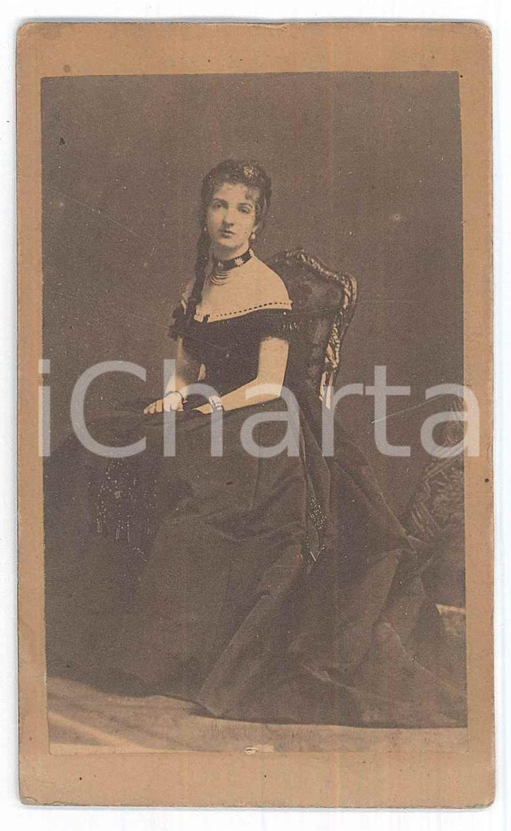 Fotografia d epoca originale 1865 ca TORINO Margherita di SAVOIA  Ritratto da giovane Foto RARA CDV 1