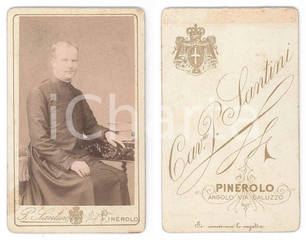 Fotografia d epoca originale 1880 ca PINEROLO Sacerdote alla scrivania  Ritratto Foto Pietro SANTINI CDV 1