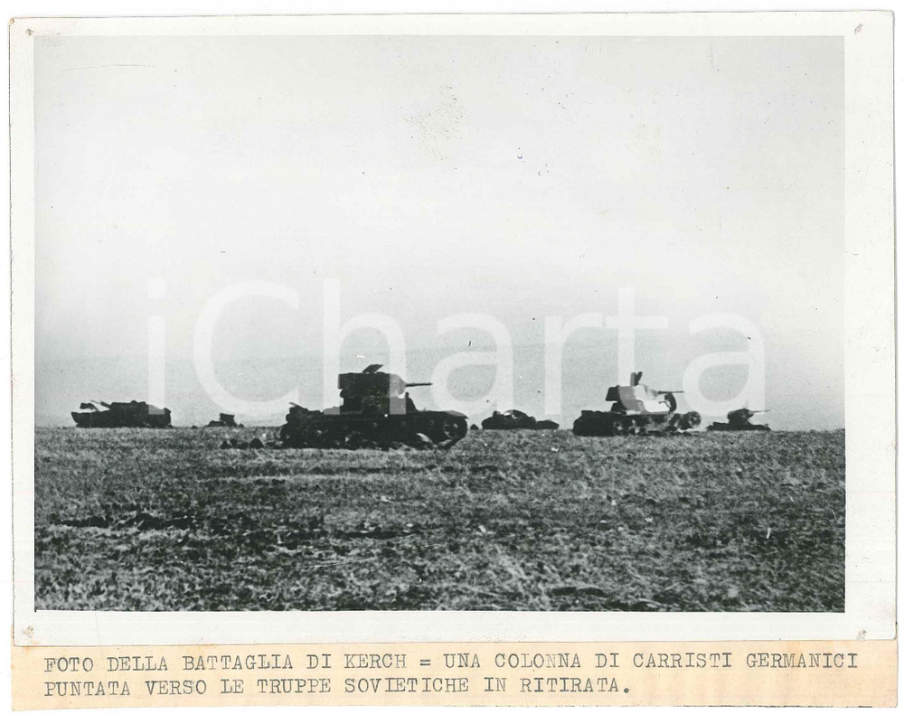 Fotografia d epoca originale 1942 WW2 URSS Battaglia di KERC  Carristi tedeschi contro i nemici in ritirata 1
