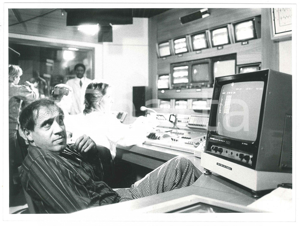 Fotografia d epoca originale 1985 CINEMA Adriano CELENTANO  Lavorazione film Joan Lui 3 Foto 1
