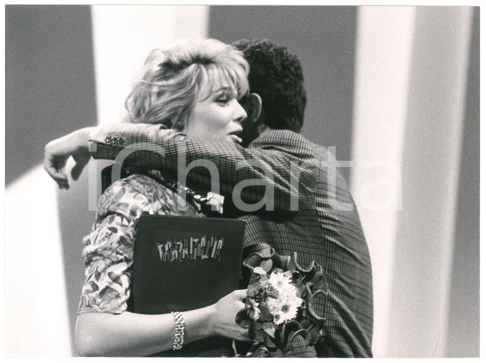 Fotografia d epoca originale 1990 ca ODEON TV Forza Italia Roberta TERMALI e Fabio FAZIO  Foto 24x18 cm 1