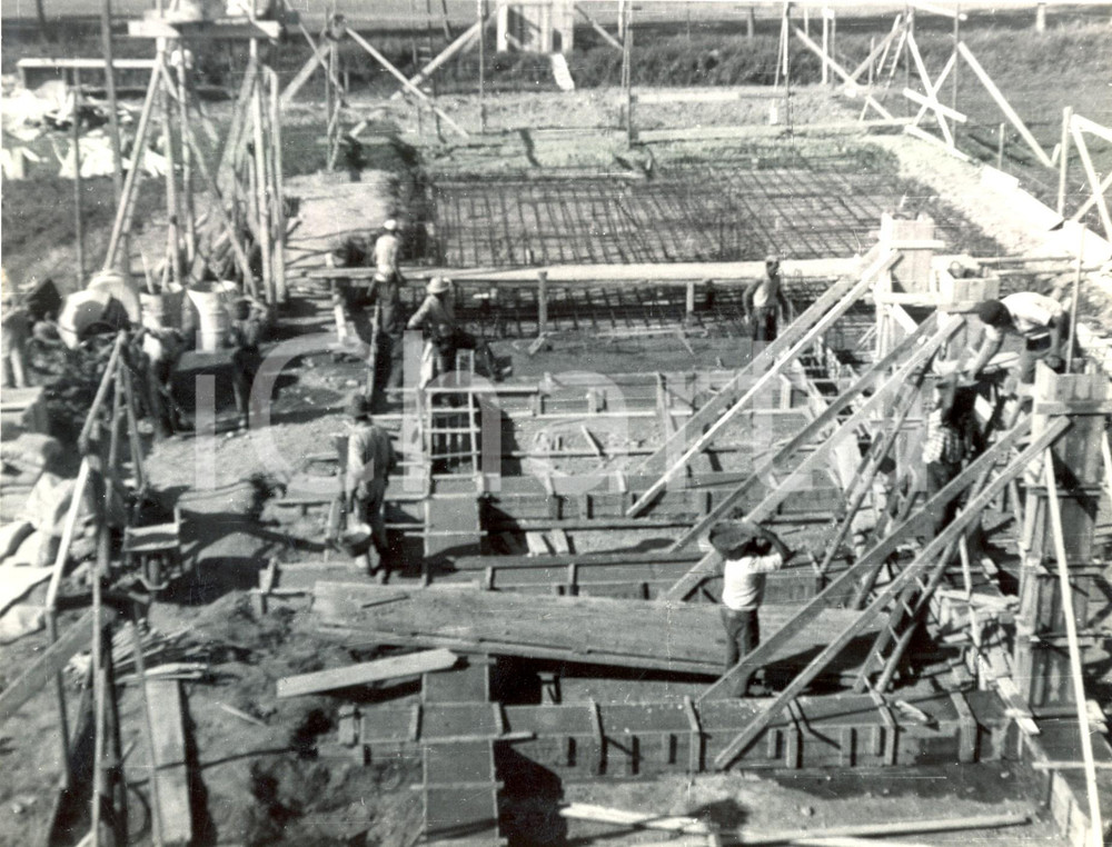 Fotografia d epoca originale 1950 ca MORTARA Alloggi popolari  Lavori fondamenta RONDELLI E ROVATI Foto 1 1