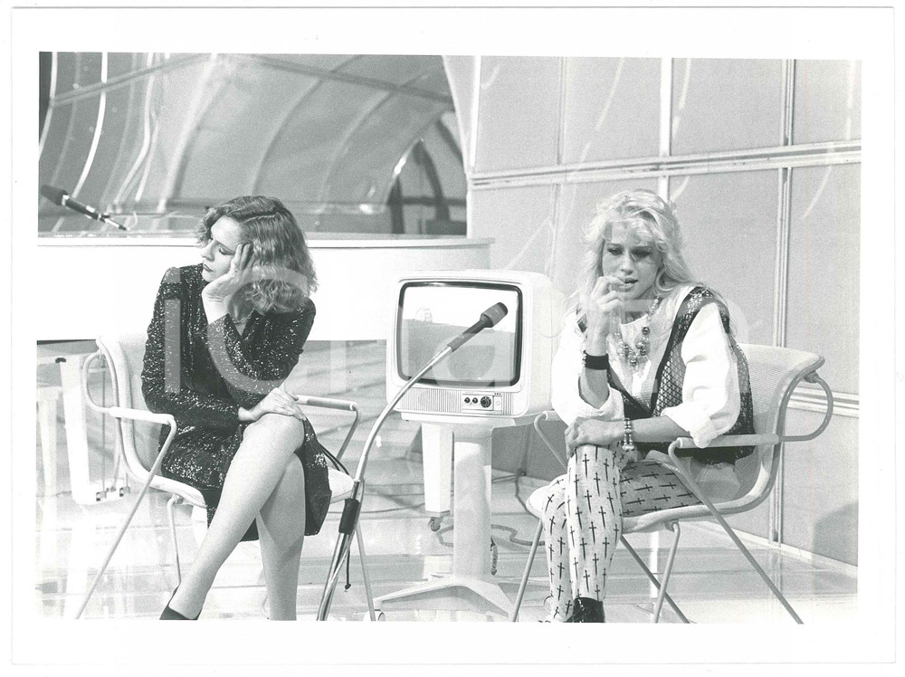 Fotografia d epoca originale 1981 CANALE 5  HELLO GOGGI Heather PARISI Loretta GOGGI Foto 24X18 cm 1
