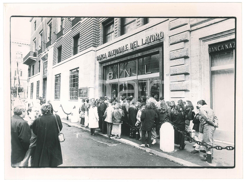 Fotografia d epoca originale 1992 ROMA  BNL Fila per prevendita concerto Michael JACKSON Foto 24x18 cm 1