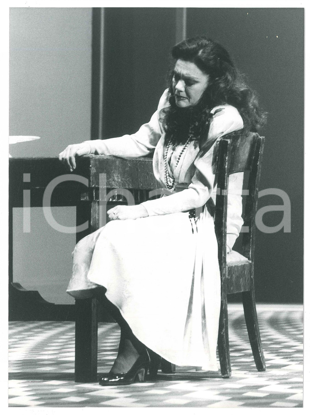 Fotografia d epoca originale 1987 TEATRO  FILUMENA MARTURANO Valeria MORICONI Foto 18x24 cm 1