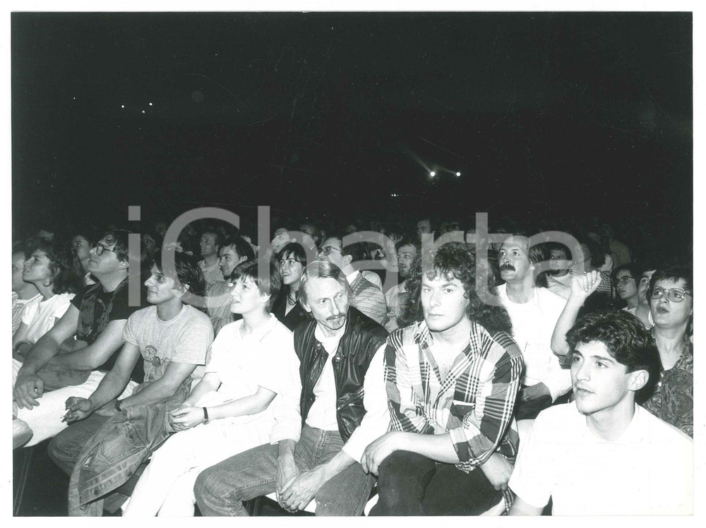 Fotografia d epoca originale 1975 ca ITALIA Concerto di Frank ZAPPA  Pubblico in attesa 6 Foto 24x18 cm 1