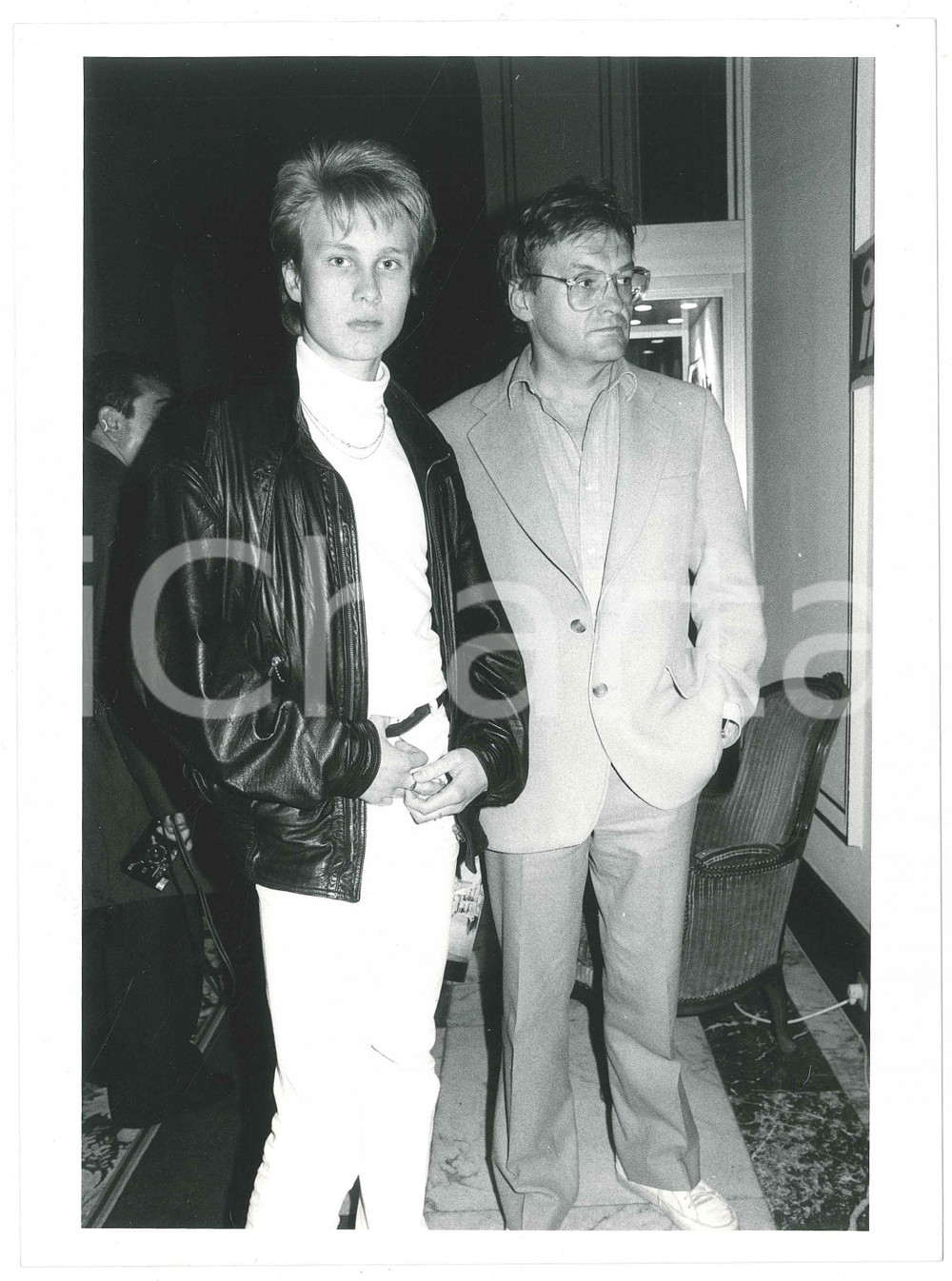 Fotografia d epoca originale 1984 FESTIVAL DI CANNES Jerzy SKOLIMOWSKI Michael LYNDON  Foto 18x24 cm 2 1