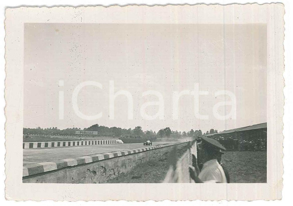Fotografia d epoca originale 1940 ca AUTODROMO DI MONZA Pubblico a una gara automobilistica  Foto 9x6 cm 1
