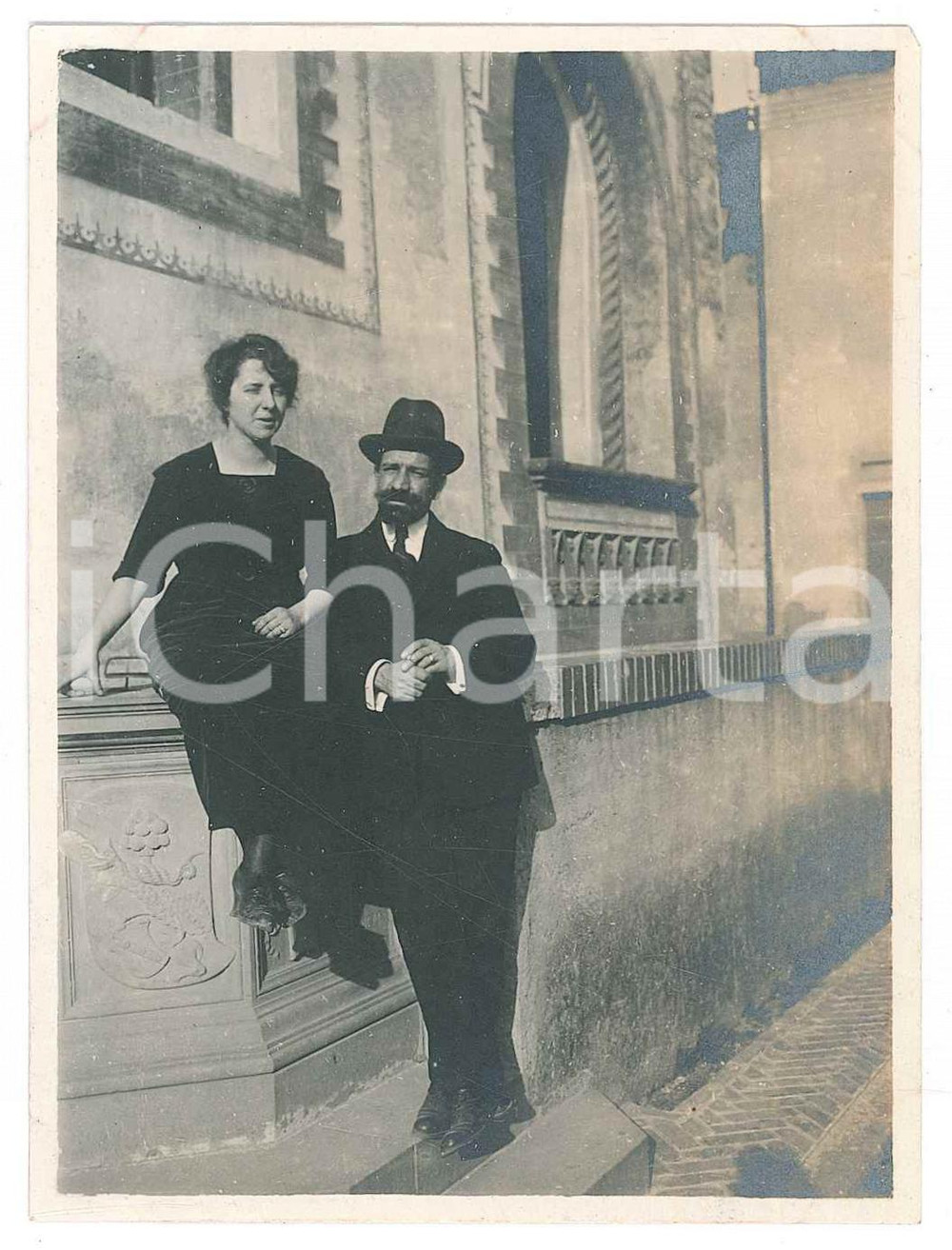 Fotografia d epoca originale 1920 MILANO Coppia alla BICOCCA degli ARCIMBOLDI  Foto 8x11 cm 1