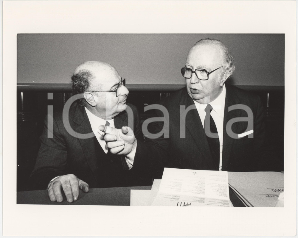 Fotografia d epoca originale 1985 ca MILANO  PRI Giovanni SPADOLINI Oscar MAMMÃŒ Foto 25x20 cm 3 1