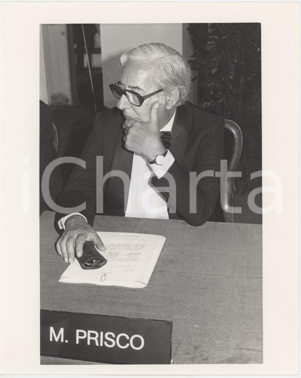 Fotografia d epoca originale 1988 PREMIO LETTERARIO CAMPIELLO Michele PRISCO in giuria  Foto 20x25 cm 1