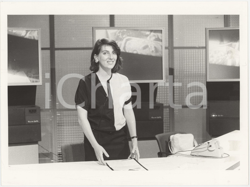 Fotografia d epoca originale 1985 ca RAI DUE  CHE FAI, MANGI? Carla URBAN Ritratto  Foto 24x18 cm 2 1
