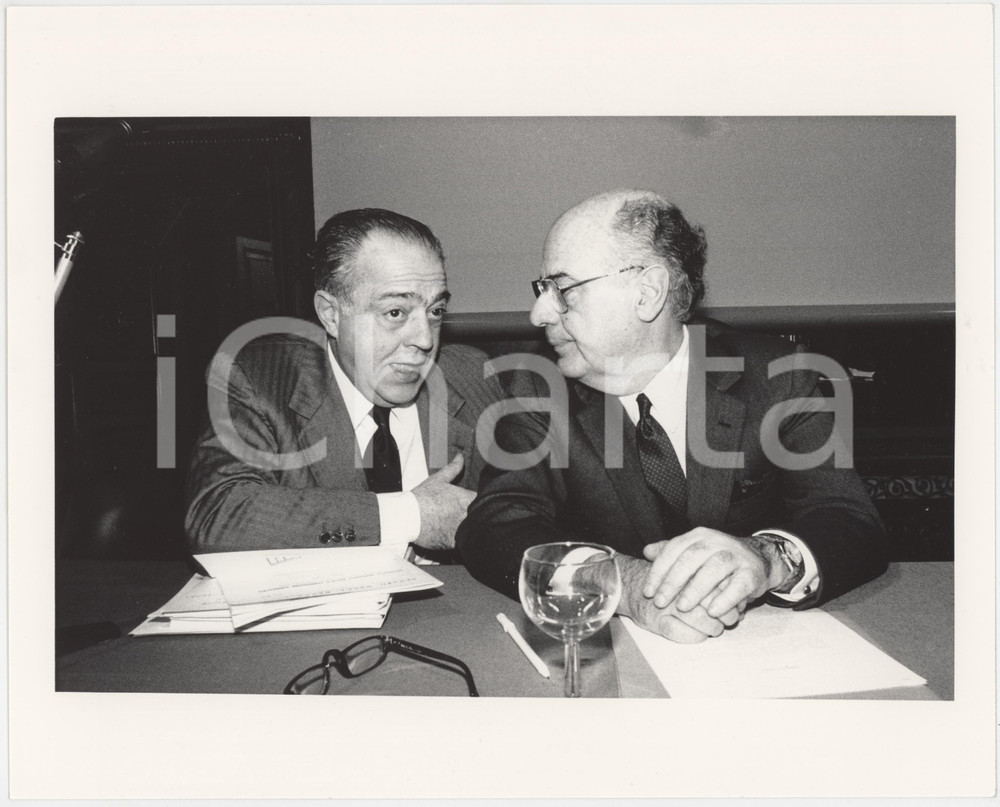 Fotografia d epoca originale 1985 ca MILANO  PRI Giorgio COVI Oscar MAMMÃŒ Foto 25x20 cm 1
