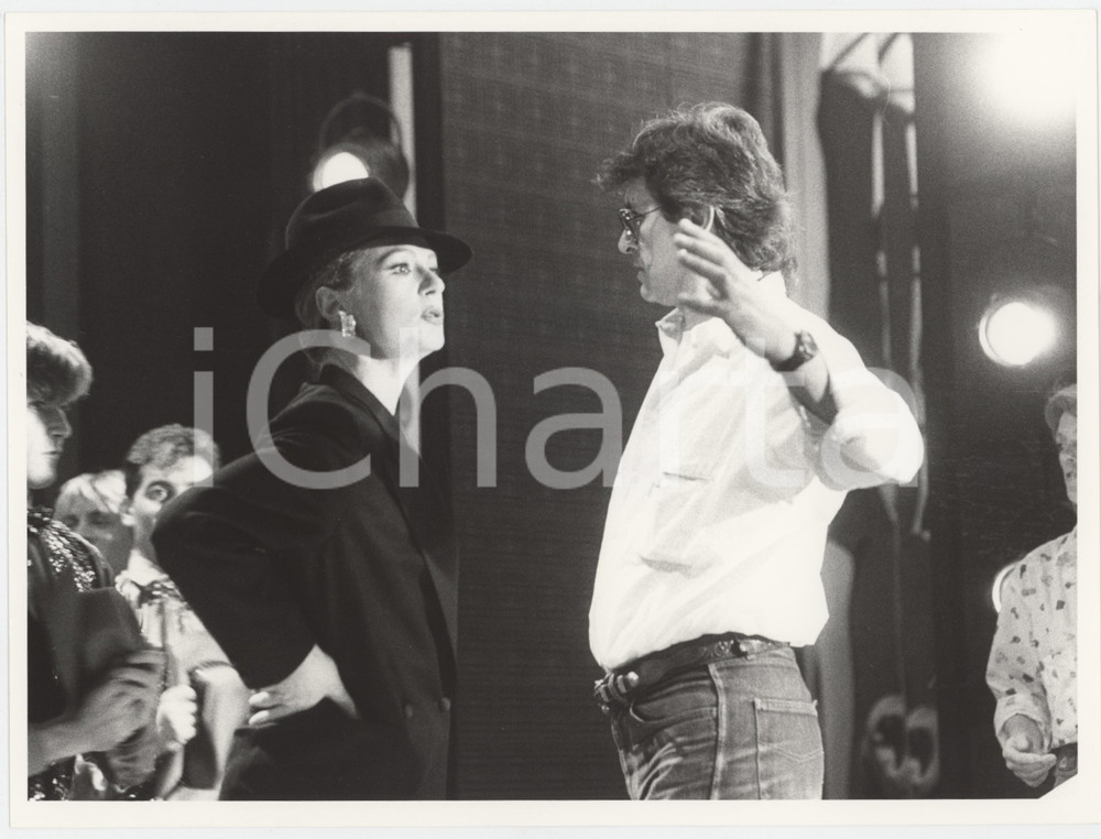 Fotografia d epoca originale 1985 RAI Loretta Goggi in quiz Gianni BREZZA Loretta GOGGI backstage  Foto 1