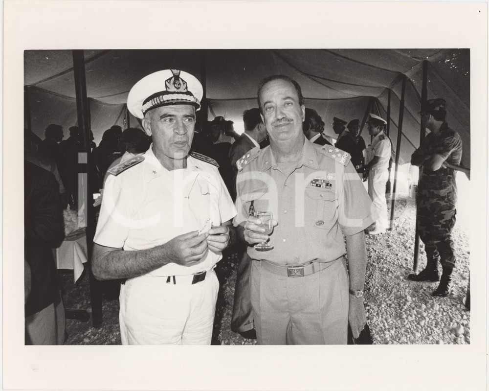 Fotografia d epoca originale 1985 ca ESERCITO ITALIANO Gen. Ciro DI MARTINO Ammiraglio Giasone PICCIONI Foto 1