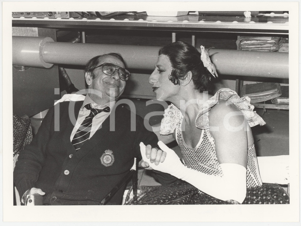 Fotografia d epoca originale 1985 RAI DUE Il tastomatto Enzo TRAPANI e Pippo FRANCO vestito da donna Foto 4 1