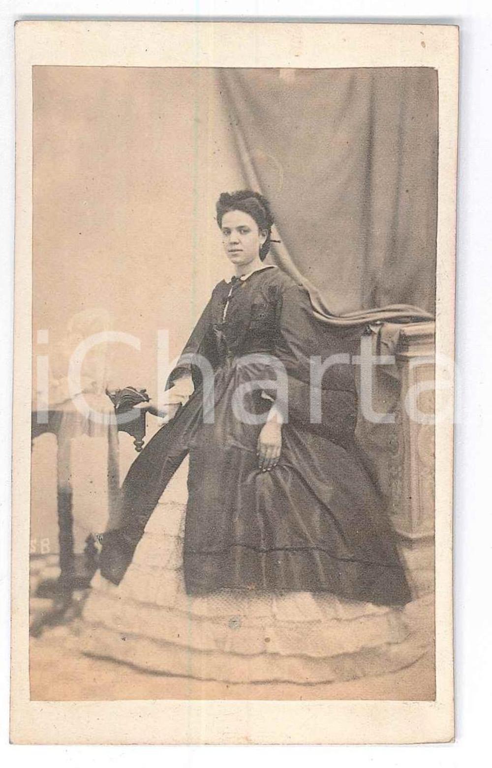 Fotografia d epoca originale 1870 ca ITALIA Giovane nobildonna  Ritratto  Fotografia CDV 1