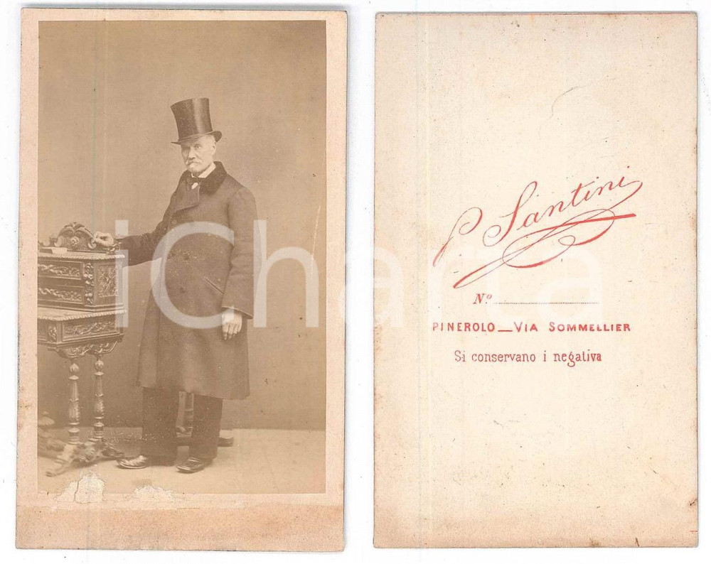 Fotografia d epoca originale 1870 ca PINEROLO Ritratto maschile con il cilindro Foto SANTINI CDV 1