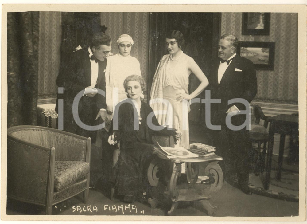 Fotografia d epoca originale 1929 MILANO TEATRO La sacra fiamma  Compagnia Maria Melato in scena 1 Foto 1