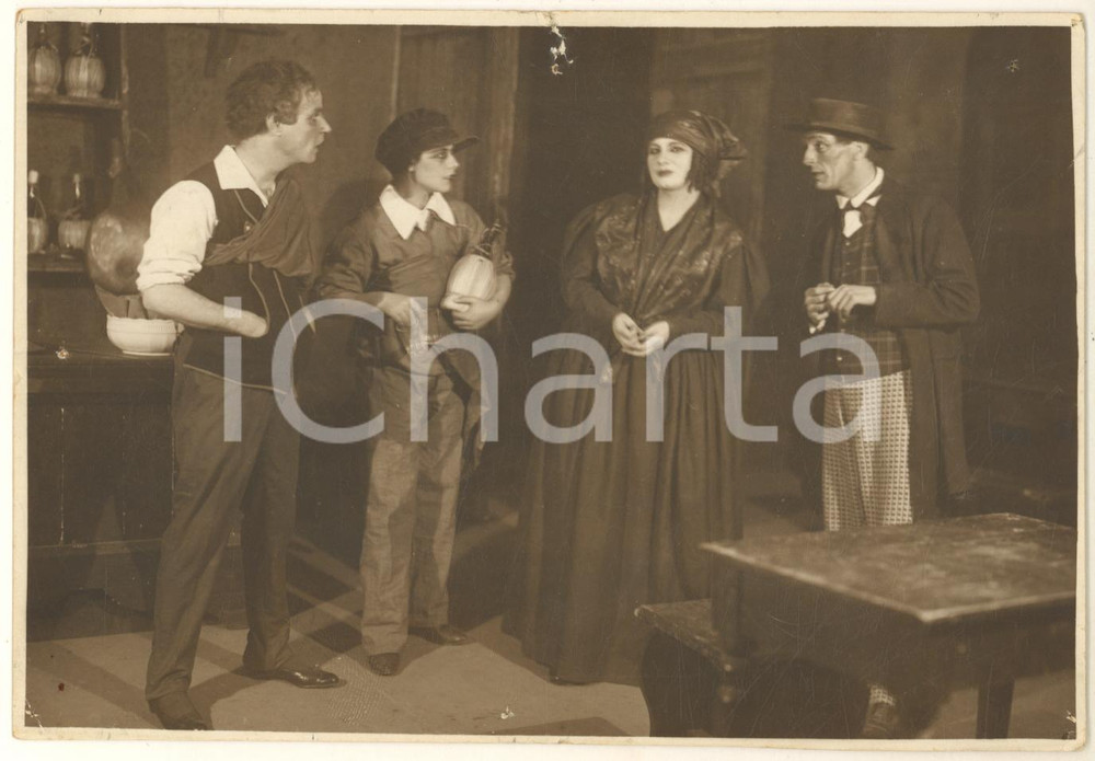 Fotografia d epoca originale 1930 ca MILANO TEATRO Maestro Landi  Gli attori  in scena  Foto 18x13 cm 1