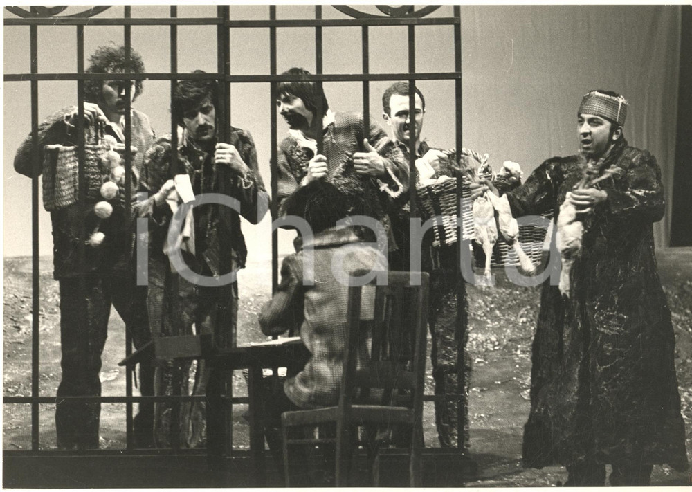 Fotografia d epoca originale 1980 ca TEATRO  PARMA  Compagnia del Collettivo  Foto di scena 24x17 cm 1